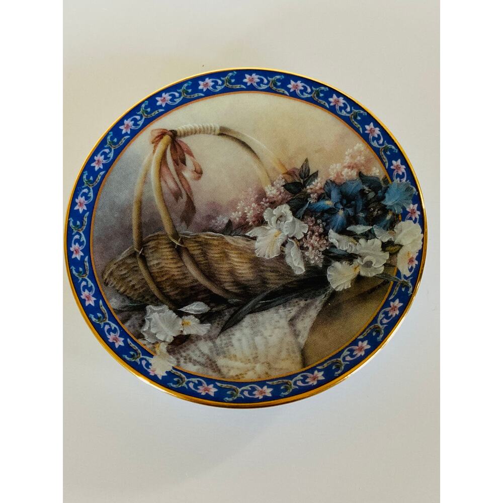 VINTAGE Lena Liu Mini Plate Collection Basket Bouquets Blue Irises 1995